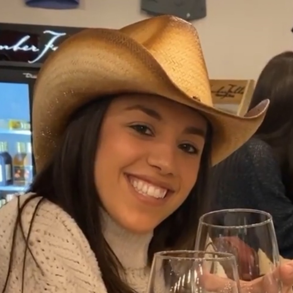 Meet your Posher, Julia